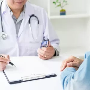 Bolesť pažeráka v hrudnej časti: príčiny, možné ochorenia, liečba