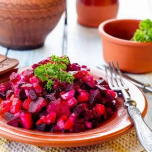 Čo dať do vinaigrette: ingrediencie pre klasický recept na šalát. Aká zelenina sa dáva do vinaigrette