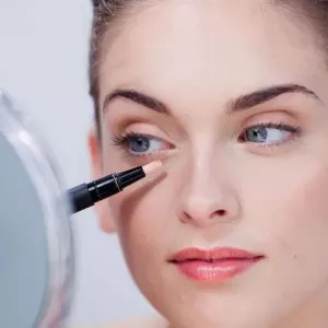 Clarins instant concealer: recenzie, funkcie aplikácie, tipy kozmetológov