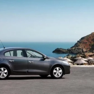 Režim voltmetra fluence: recenzie vlastníkov, výhody a nevýhody auta