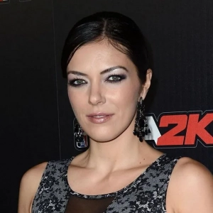 Adrianne curry je prvá top americká modelka