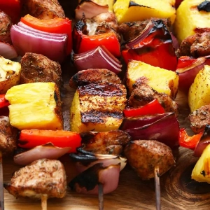 Ako variť kebab v rúre: recepty s fotografiami