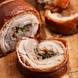 Ako upiecť bravčovú rolku: ingrediencie, recepty s fotografiami