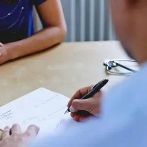 Črevná kolitída: príznaky, liečba, príčiny ochorenia a prevencia
