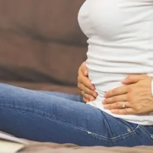 Hnedý výtok na začiatku tehotenstva: príčiny, možné nebezpečenstvá, liečba