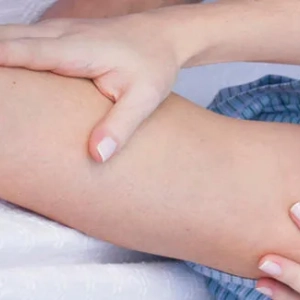 Noha tehotnej ženy je opuchnutá: príčiny, príznaky, liečba a rady gynekológov