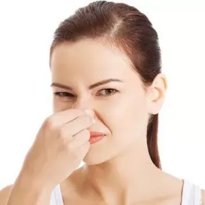 Prečo sperma vonia ako bielidlo: príčiny, diagnostika, liečba a prevencia
