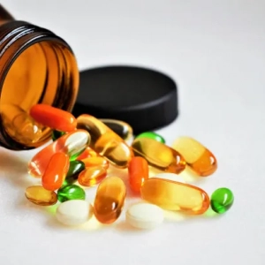 Vitamíny pre mládež a krásu: základné látky, užitočné vlastnosti, aplikácia