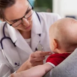 Vrodená torticollis: príčiny, symptómy, diagnostika a liečba