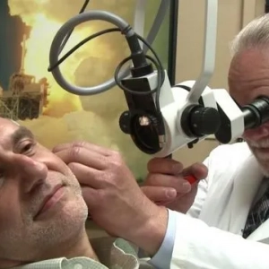 Zatiahnutý bubienok: príčiny, príznaky, diagnostika a liečba